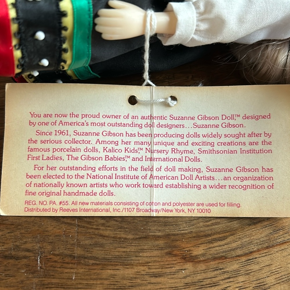 Authentic Suzanne Gibson Norway Doll, 1987 - Picture 11 of 11